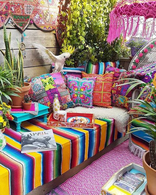 Colorful Interior Ideas with Beautiful Houseplants 2